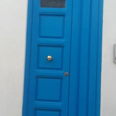 Via Corradino Di Svevia 7 *